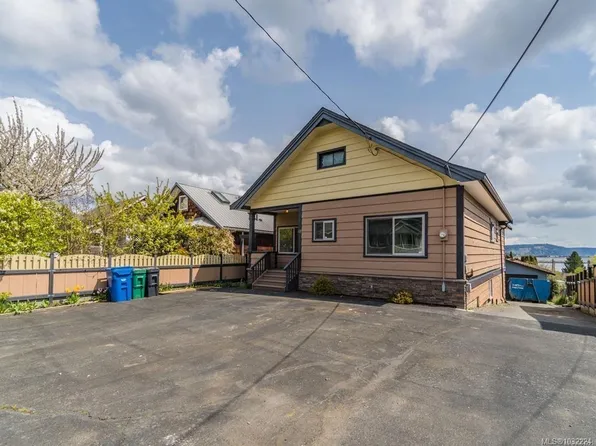 18 Gillespie St S, Nanaimo, BC V9R 4Y3