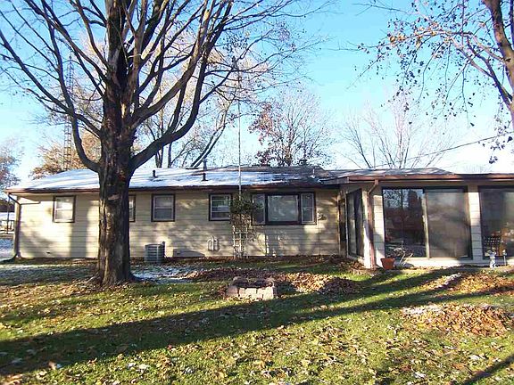 5th image of 126 Doris Dr