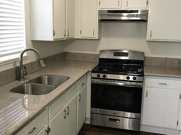 4th image of 14427 Lemoli Ave APT 28
