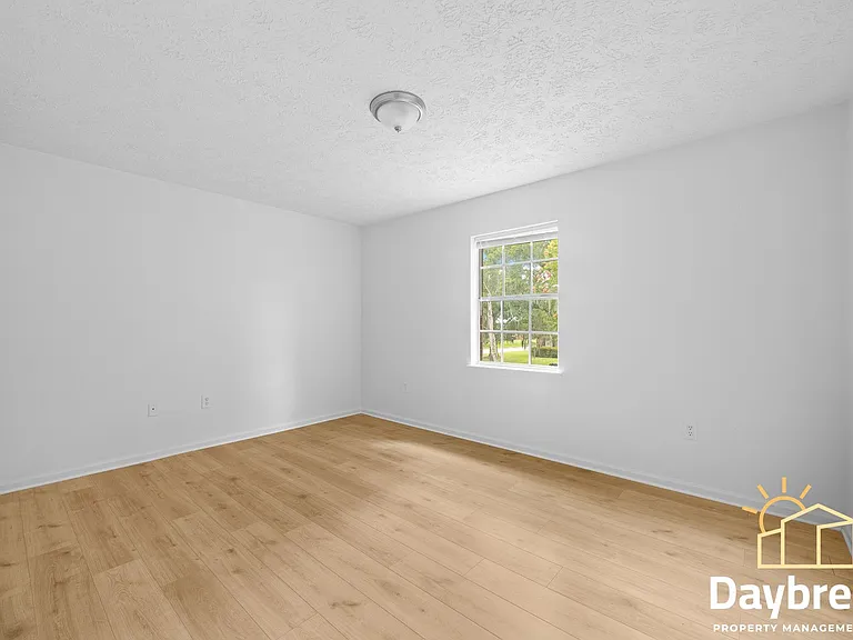 10913 Queen Ann Ct — Photo 21