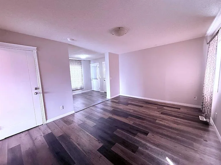 952 Taradale Dr NE — Photo 6