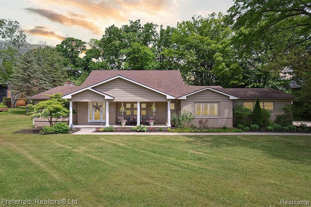 5024 Wallbrook Ct, West Bloomfield, MI 48322 MLS 20230049101 Zillow