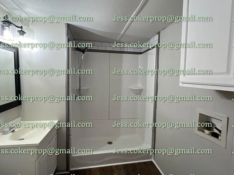 600 Green Dr #9 — Photo 1