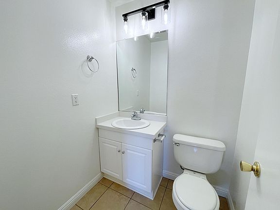 4th image of 350 S Oakland Ave Unit 209