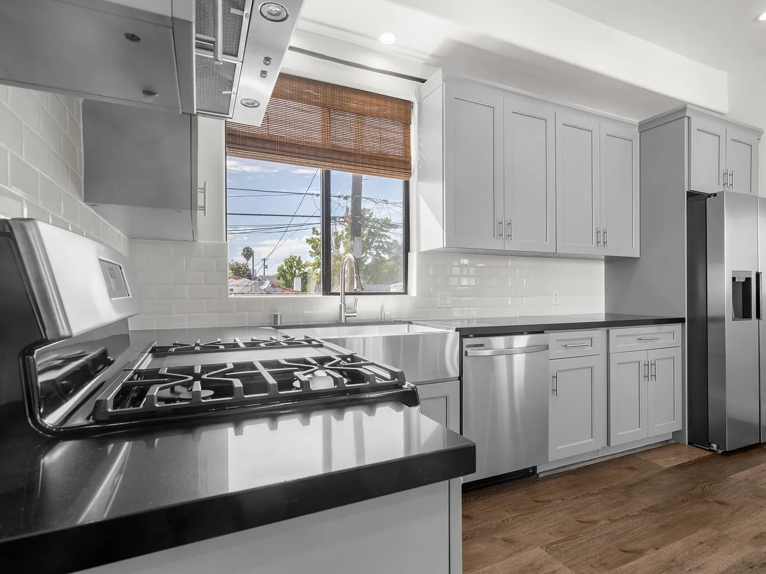 1625 Stearns Dr — Photo 4