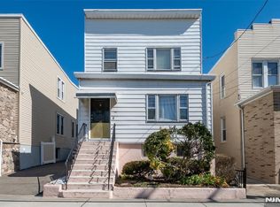 221 Main St, Cliffside Park, NJ 07010
