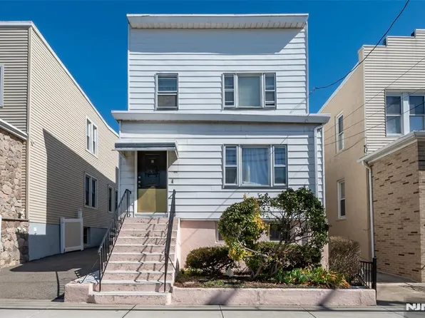 221 Main St, Cliffside Park, NJ 07010