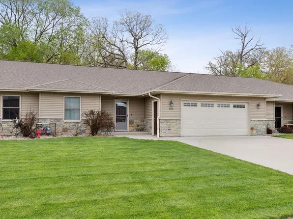 322 E River Ct, Camanche, IA 52730