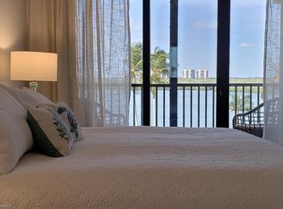 15 Bluebill Ave APT 406, Naples, FL 34108