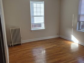 4928 W Cuyler Ave, Chicago, IL