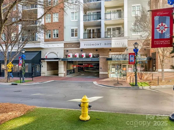 4625 Piedmont Row Dr Unit 302, Charlotte, NC 28210