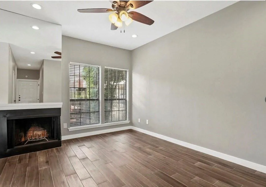 1 bed, 985 sqft, $1,700 — Photo 2
