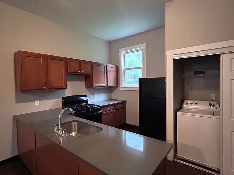 2240 Wilson Ave — Photo 5