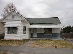 1st image of 1006 Henry St