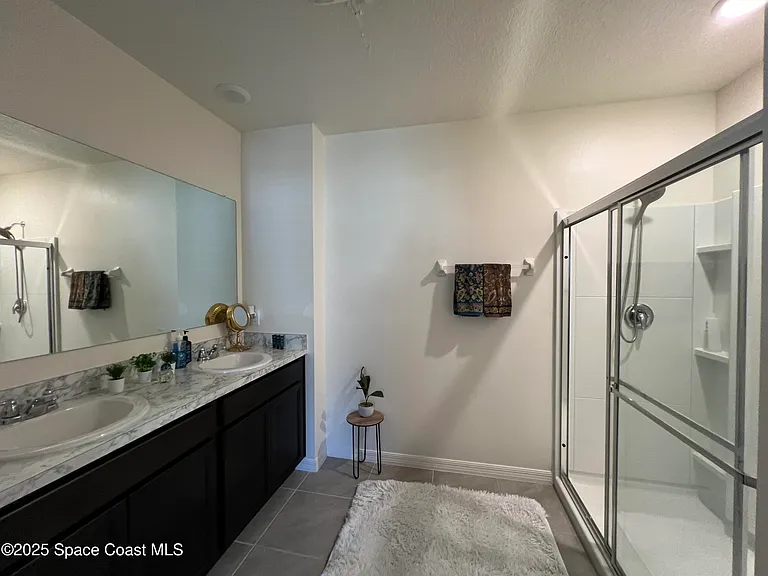 976 Trinity St — Photo 41