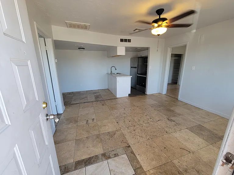 1001 N 32nd Ave #2 — Photo 4