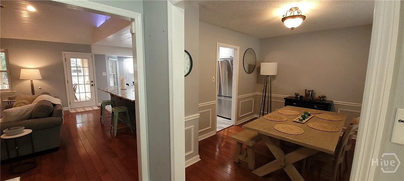 4 bed, 3.0 bath, 2244 sqft, $3,600 — Photo 2