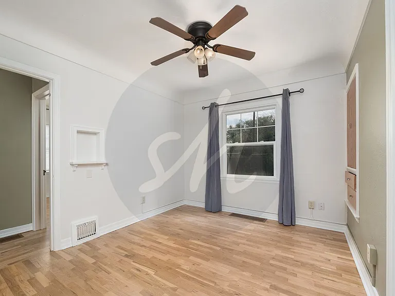 111 N Sheridan Ave — Photo 5