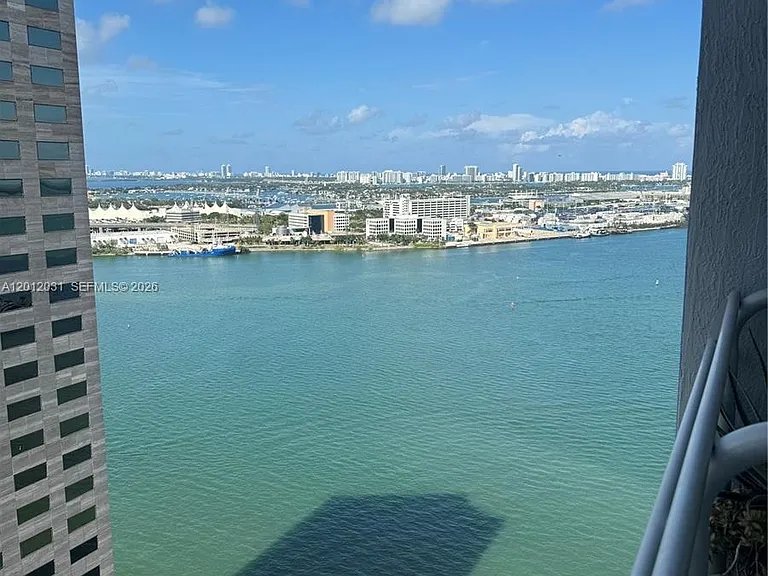 335 Biscayne Blvd #2900 — Photo 31