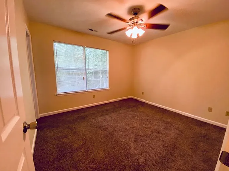 133 Howard Dr — Photo 14
