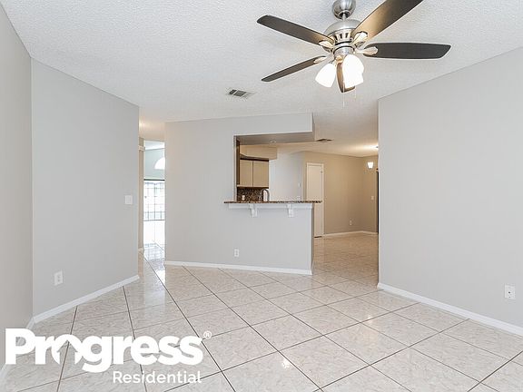 4th image of 912 Ocala Woods Ln