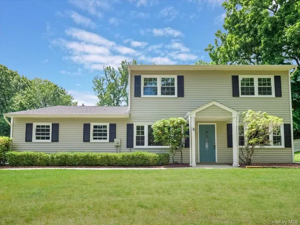 3 Flower Ln, Valley Cottage, NY 10989