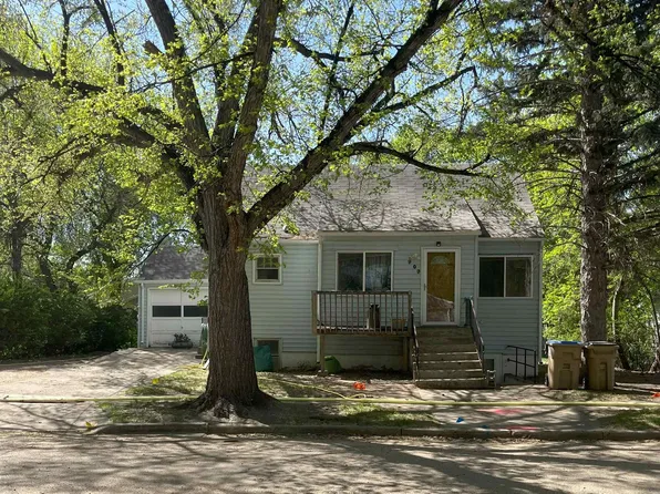 909 10th Ave NW, Minot, ND 58703