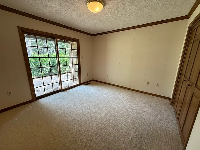 590 Wedgwood Dr — Photo 35