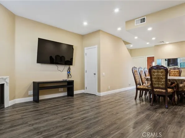 14256 Victory Blvd APT 3, Van Nuys, CA 91401