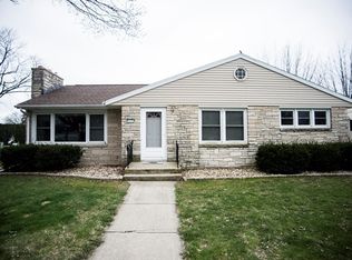 300 4th St, Waunakee, WI 53597