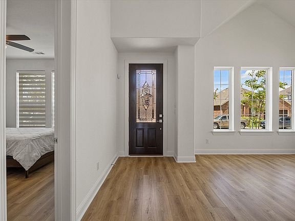 4th image of 426 Matador Dr