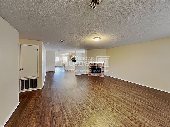 3rd image of 5304 Lansdowne Ave