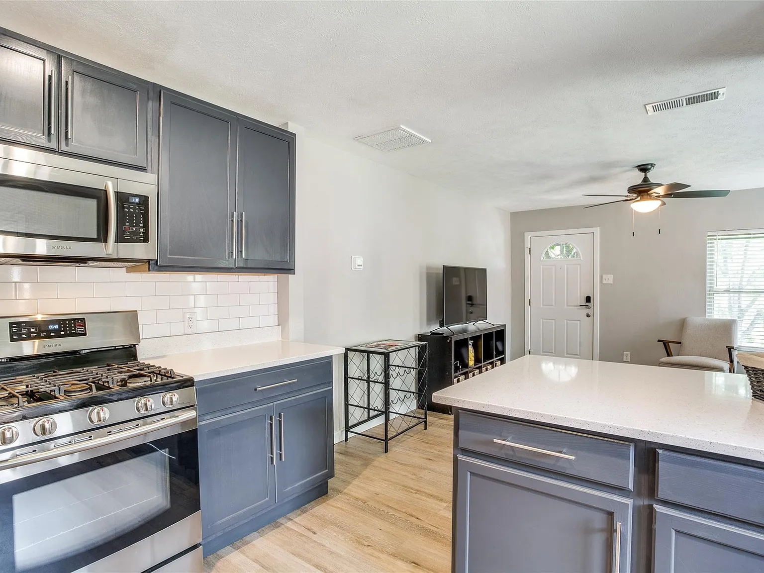 1 bed, 1264 sqft, $1,550 — Photo 3