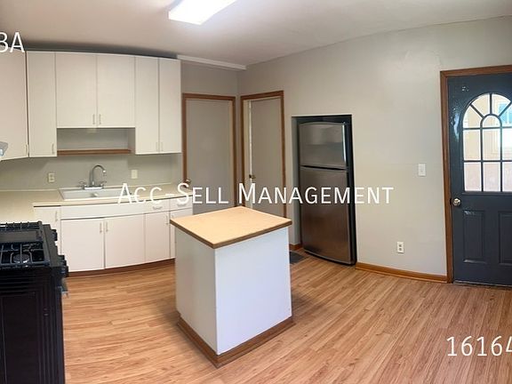 2nd image of 736 North Ave NE #1