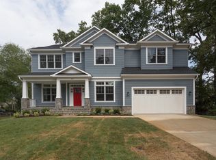 207 Oak St SW, Vienna, VA 22180