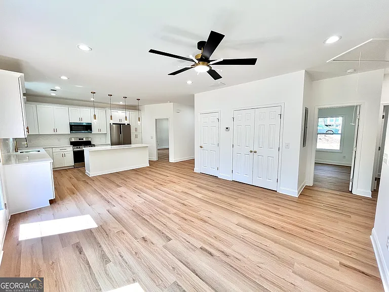 204 Custer Cir — Photo 8
