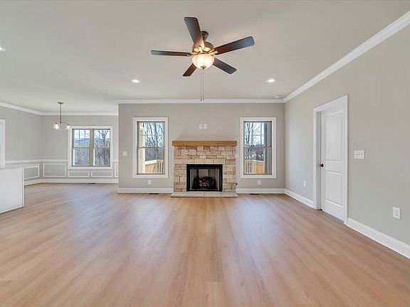 4th image of 7192 Parkway View Trl