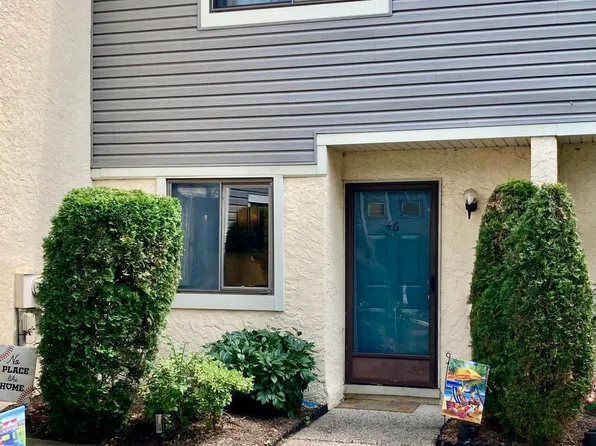 46 Ember Ln, Horsham, PA 19044