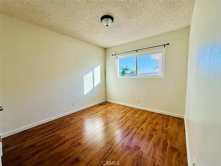 933 N Alameda Ave #6 — Photo 9