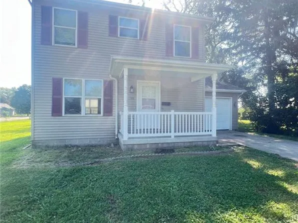 308 N Locust St, Pana, IL 62557