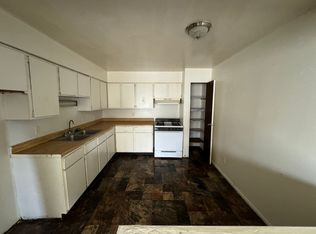 8950 N 97th St #104, Milwaukee, WI 53224