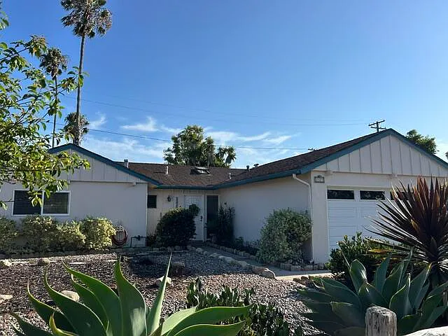 3 bed, 1.5 bath, 1344 sqft, $6,900 — Photo 2