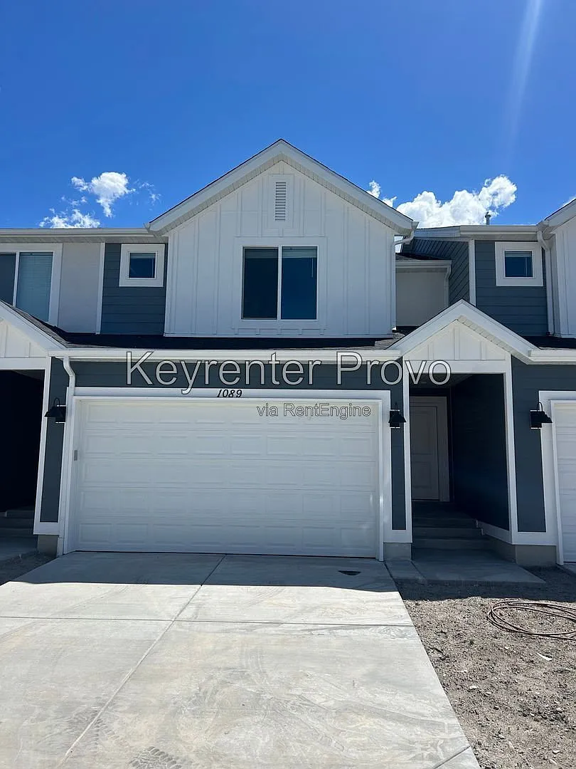 3 bed, 2.5 bath, 1555 sqft, $2,000 — Photo 2