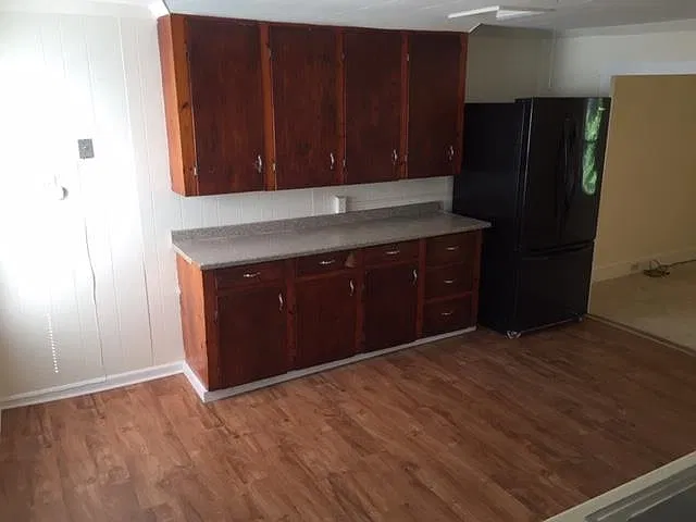 2 bed, 650 sqft, $1,050 — Photo 3