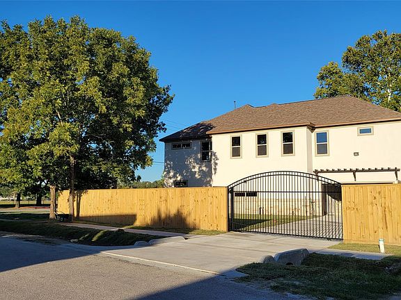 4th image of 9729 Neuens Rd