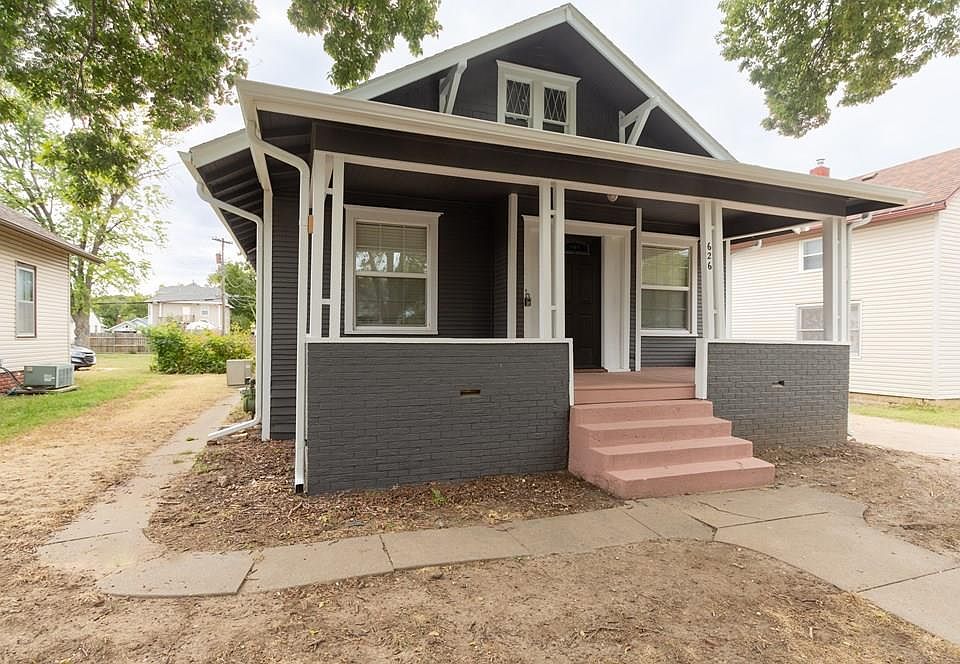 1st image of 626 S 5th St