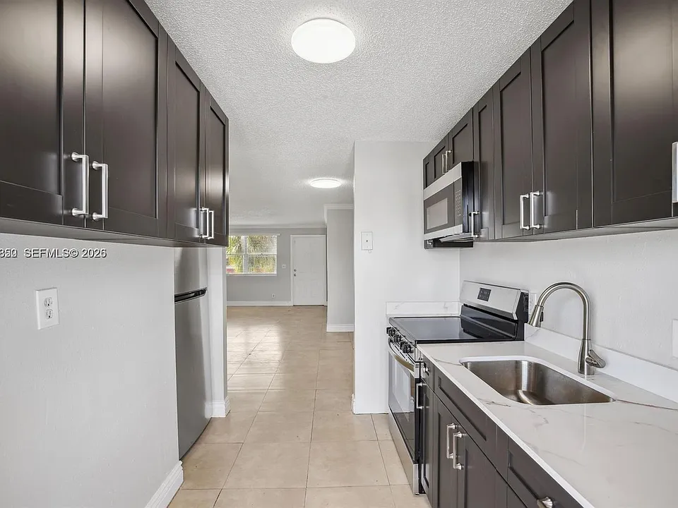 850 E Commercial Blvd #214B