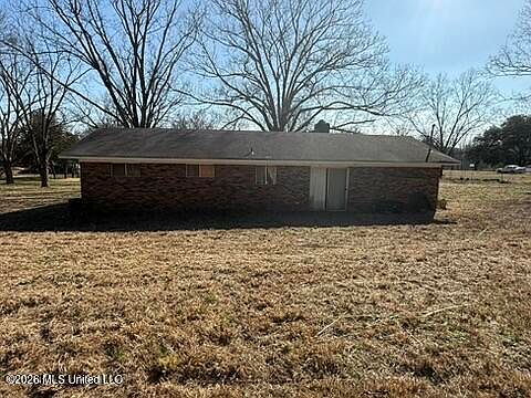 4th image of 1332 Walker Rd