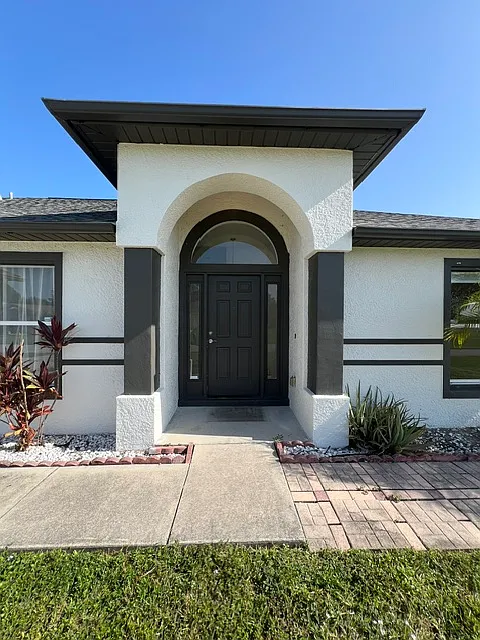 4 bed, 1858 sqft, $2,400 — Photo 1