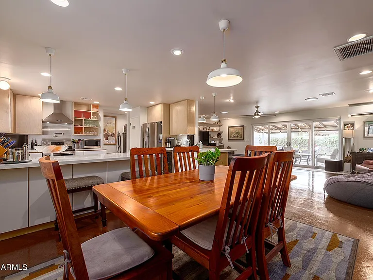 407 E Aepli Dr — Photo 7